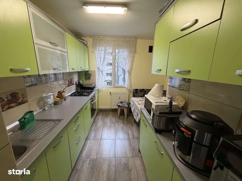 Patru camere – etaj 1/4 – 82 mp – mobilat si utilat  zona excelenta